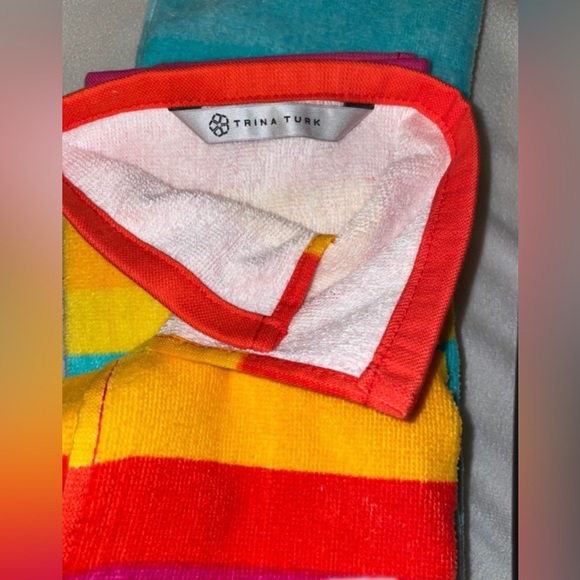 New!! Trina Turk 25th Anniversary Rainbow Sunrise Stripe 4pc Ov Mitt/Towel Set🌈 - Picture 8 of 13